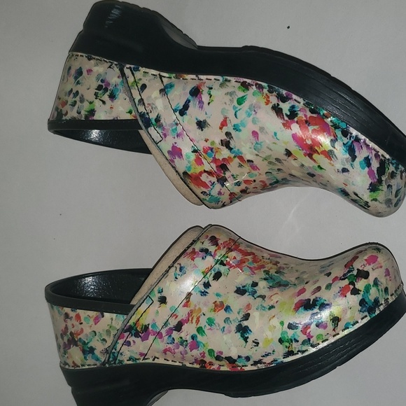 Dansko Watercolor Print Clogs sz 39 - Picture 5 of 15